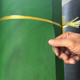 Lưới nhựa ô 3li - Dùng làm vách ngăn - Khổ 1M/1M - Tính theo 1M tới - Màu xanh lá & đen trắng - Chức năng vách ngăn