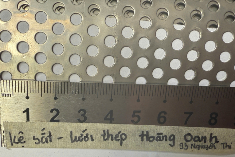 Tôn Lỗ ô 4li dày 4 zem - Khổ 1M/2M và Khổ 1M2/2M