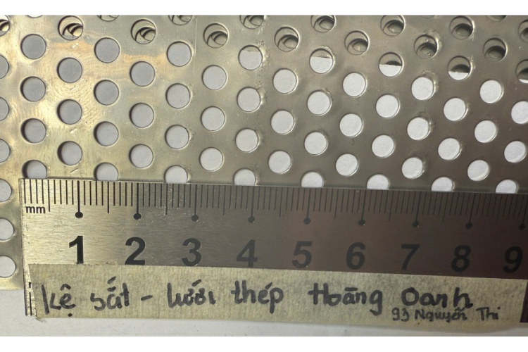 Tôn Lỗ ô 4li dày 4 zem - Khổ 1M/2M và Khổ 1M2/2M